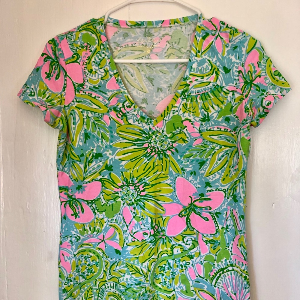 Lilly Pulitzer Michelle V neck  T Shirt